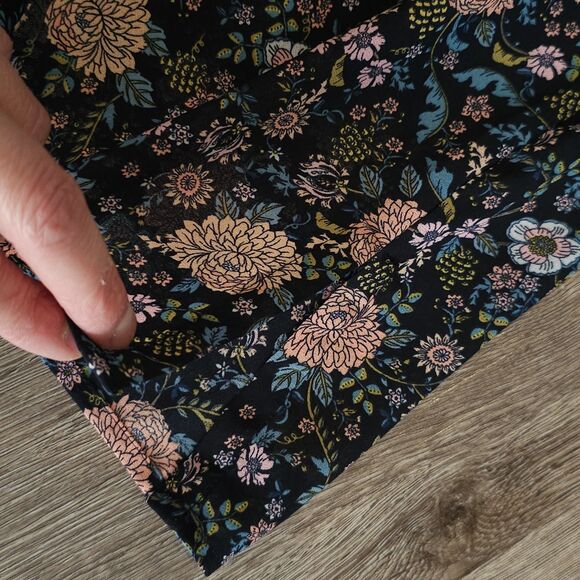 LOFT dark Floral Blouse – Size 16 romantic goth flowy whimsigoth workwear office - Picture 8 of 11